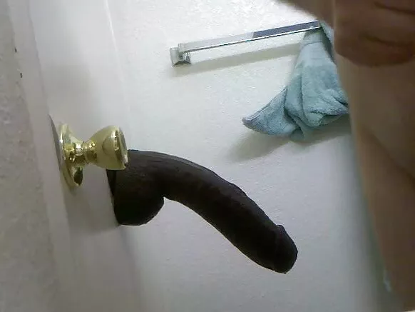 Fiidiyow dabada guriga lagu sameeyo oo madadaalo leh oo leh dildo hiwaayadda leh.
