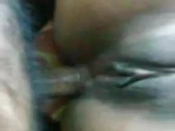 Caanaha Hindida ee qaan-gaarka ah ee sexy waxay leeyihiin dabada sirta ah ee macmiilka.